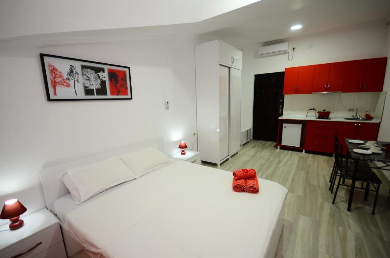 Aparthotel My Home Batoumi Extérieur photo