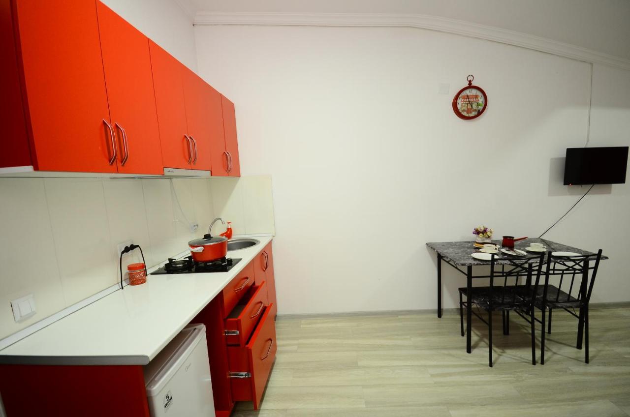 Aparthotel My Home Batoumi Extérieur photo