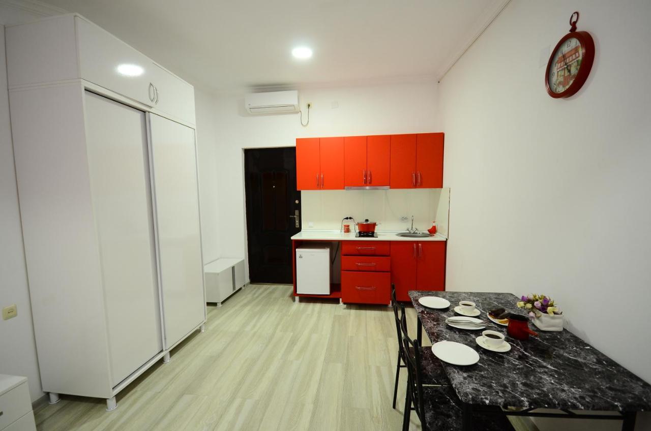 Aparthotel My Home Batoumi Extérieur photo