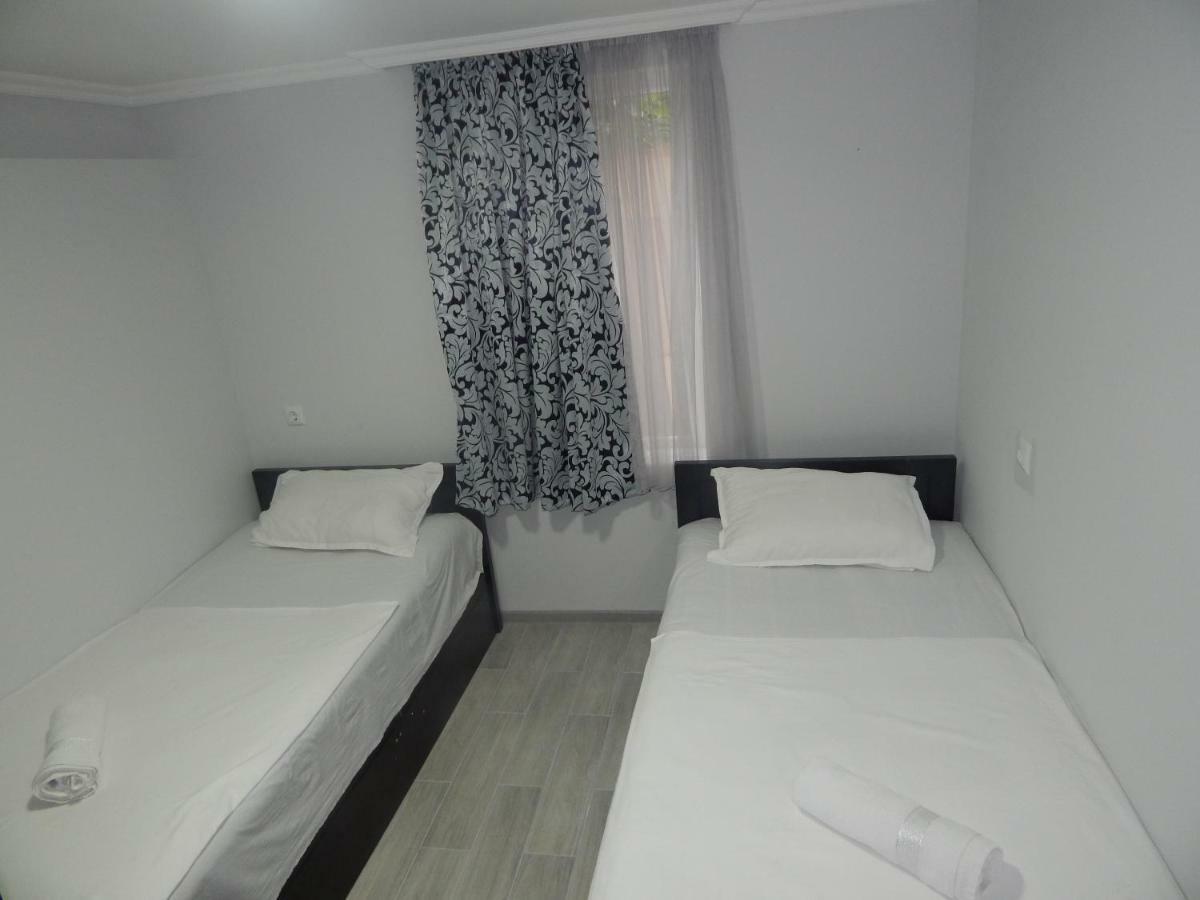 Aparthotel My Home Batoumi Extérieur photo
