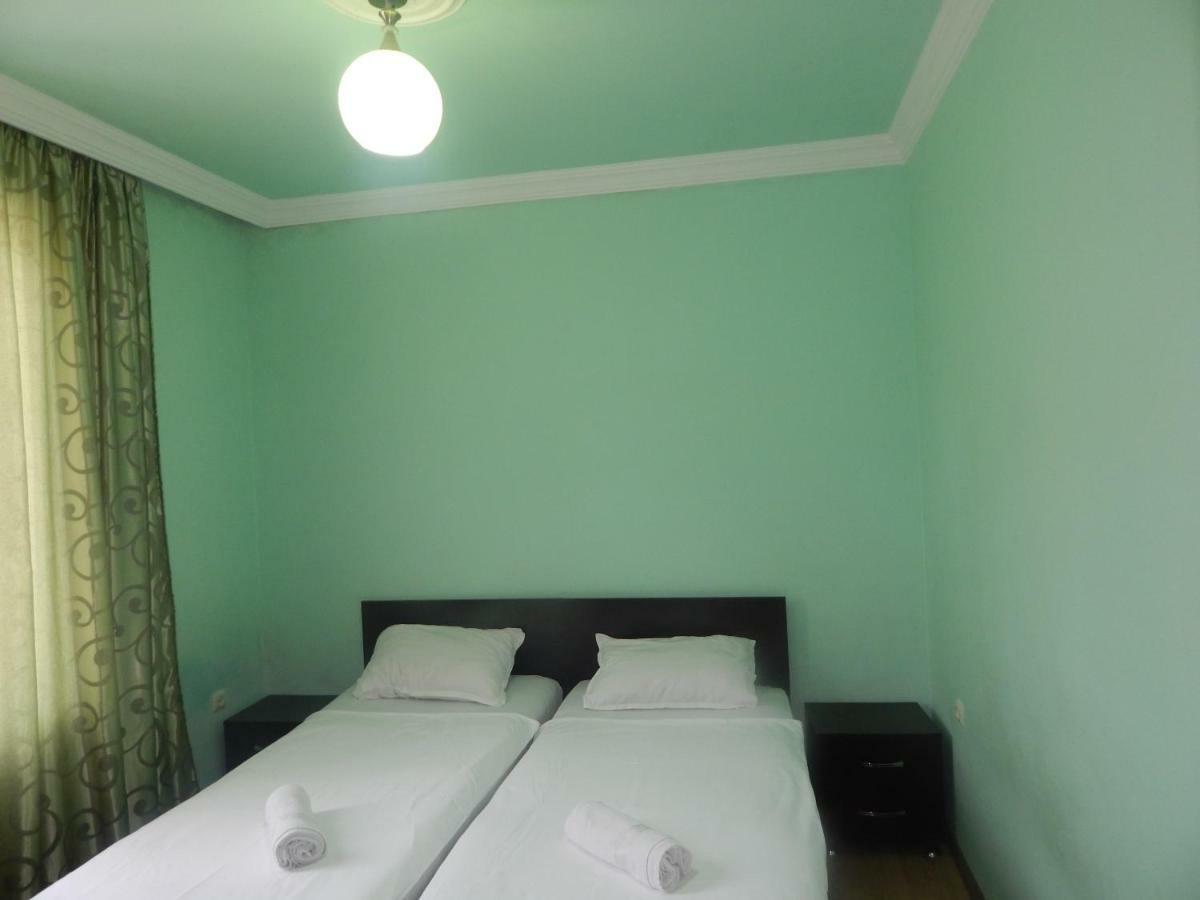 Aparthotel My Home Batoumi Extérieur photo