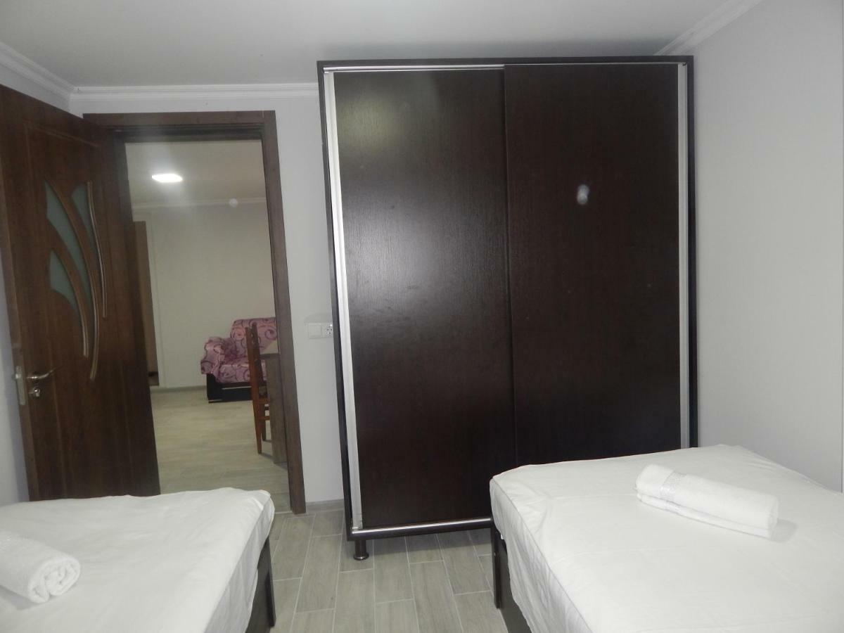 Aparthotel My Home Batoumi Extérieur photo